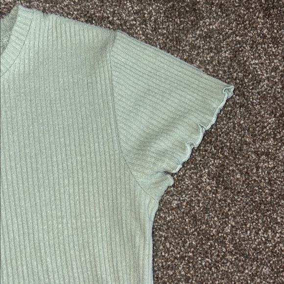 Harlow Green Ribbed Fitted Short Sleeve Tee - Picture 2 of 6